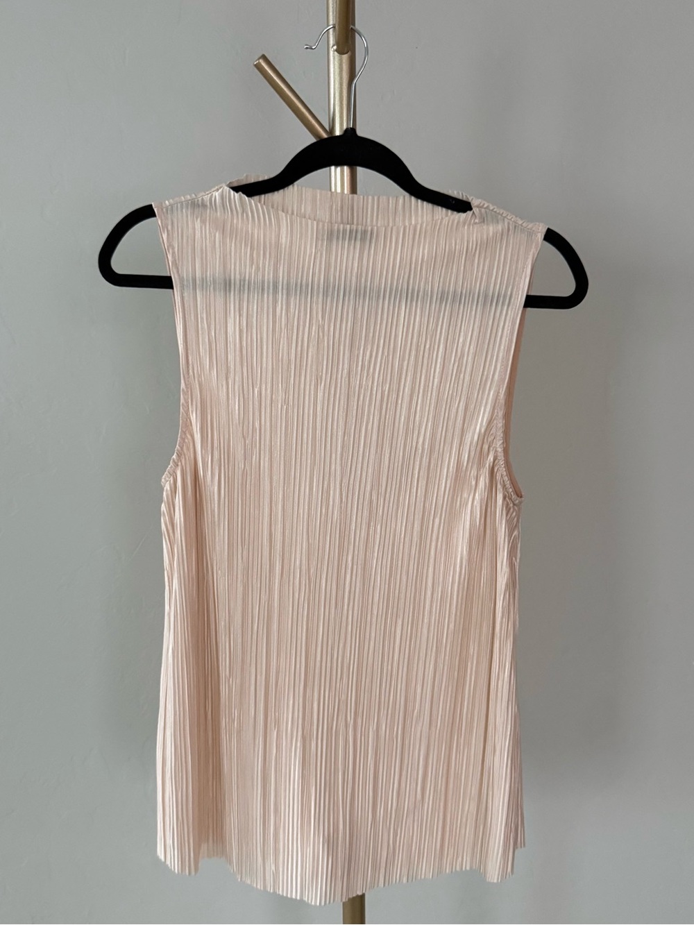 Harlowe & Graham Micro Pleated Sleeveless Top